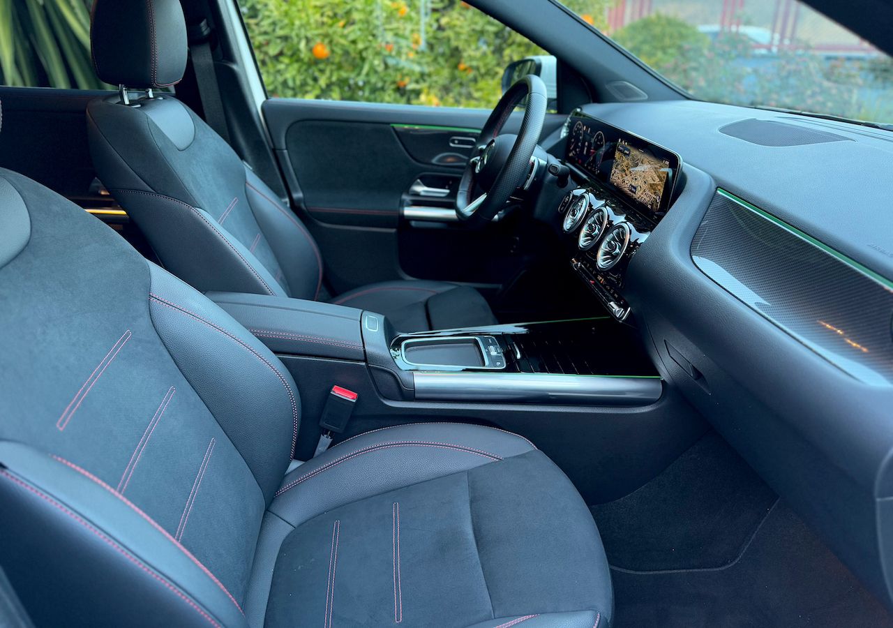 Mercedes GLA 200 D AMG LINE  - Foto 21