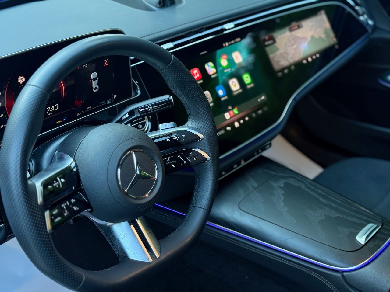 Mercedes Clase E 220D 9G AMG LINE, TECHO PANORAMICO MODELO NUEVO - Foto 17