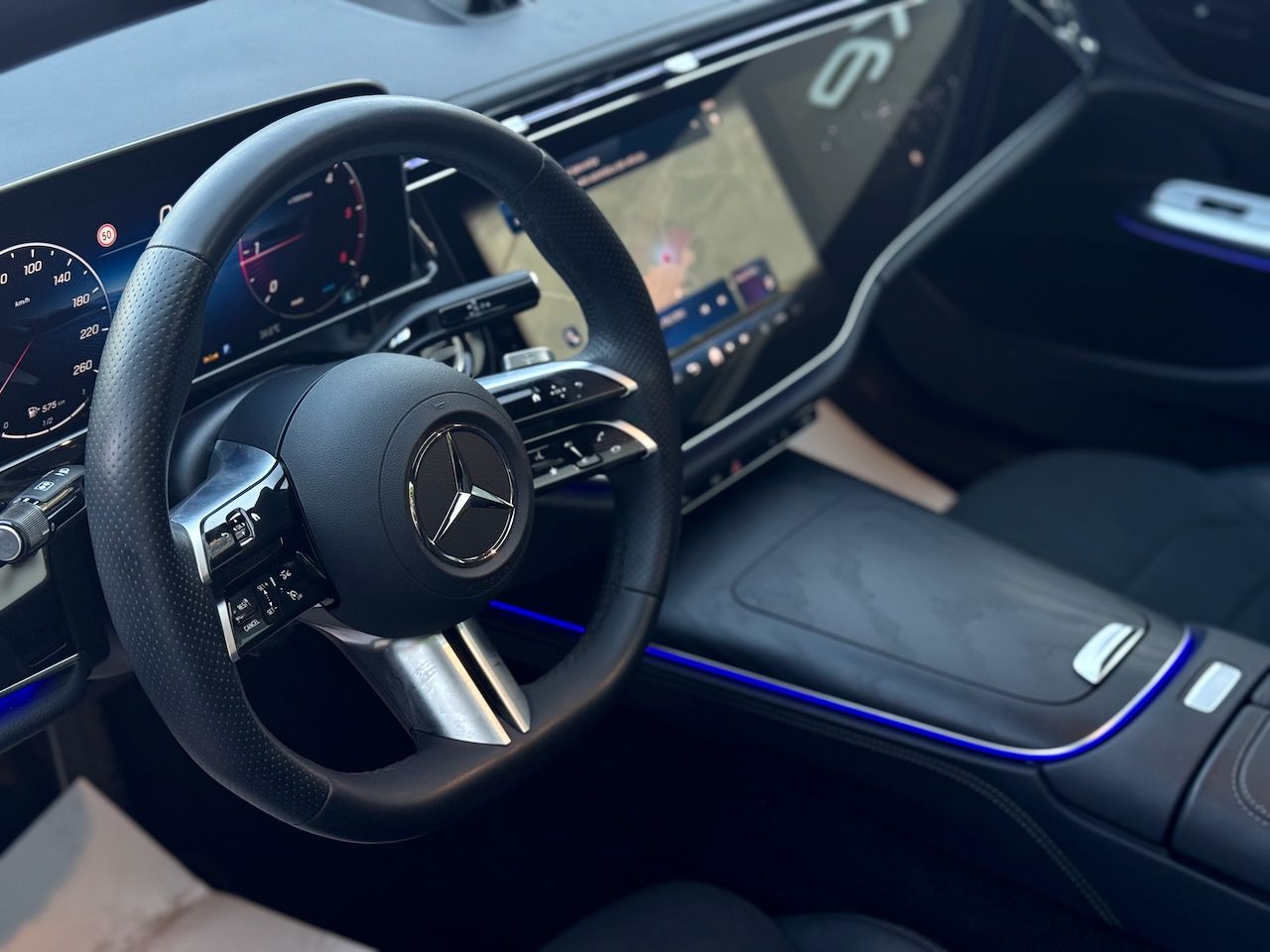Mercedes Clase E 220D 9G AMG LINE, TECHO PANORAMICO MODELO NUEVO - Foto 13