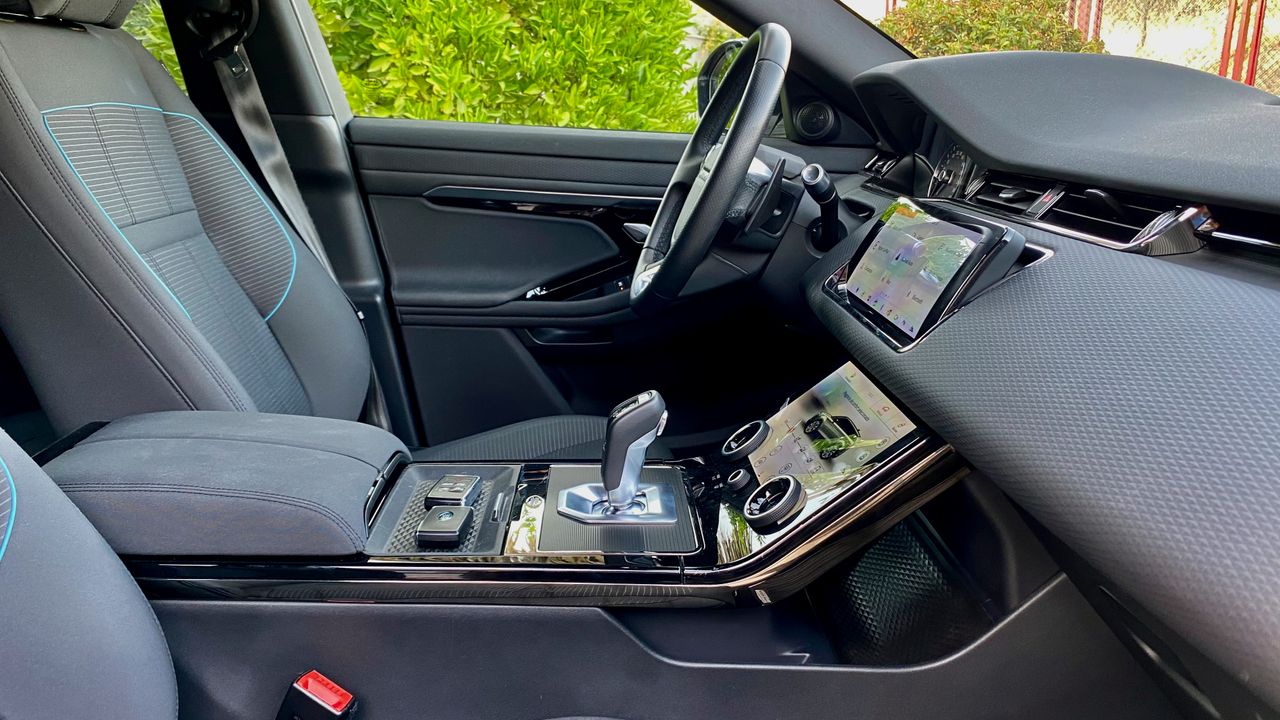Land-Rover Range Rover Evoque 2.0D D150 R-Dynamic 4WD  - Foto 16