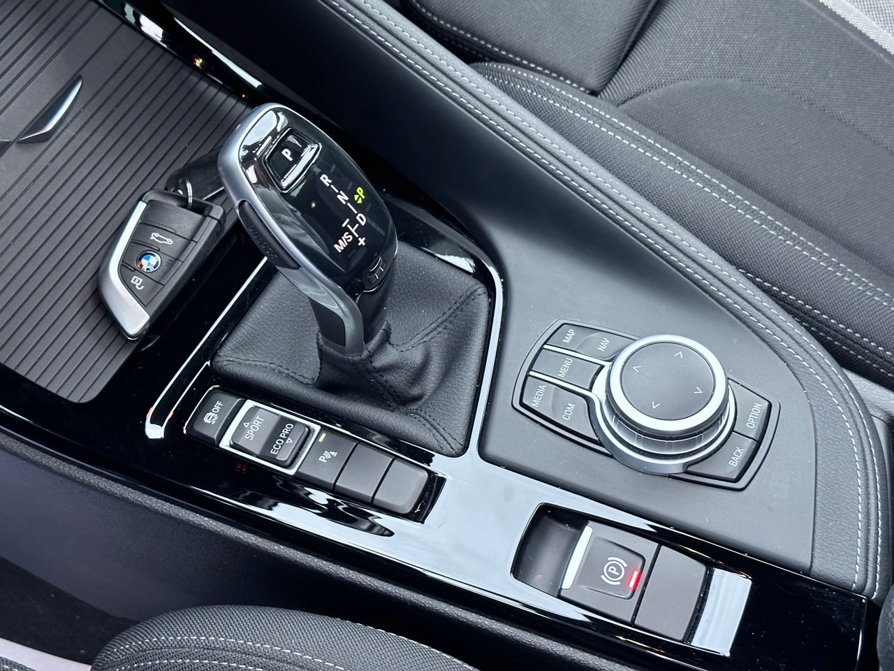 BMW X2 SDRIVE18I AUTO. TECHO PANORAMICO - Foto 24