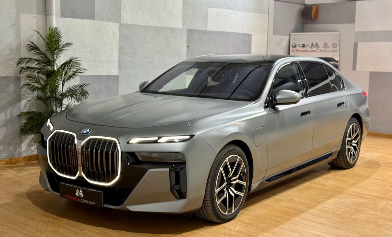 BMW Serie 7 750e xDrive THEATRE SCRREN - Foto 32