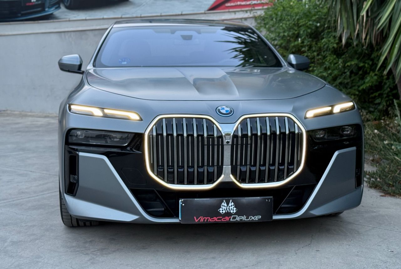 BMW Serie 7 750e xDrive THEATRE SCRREN - Foto 30