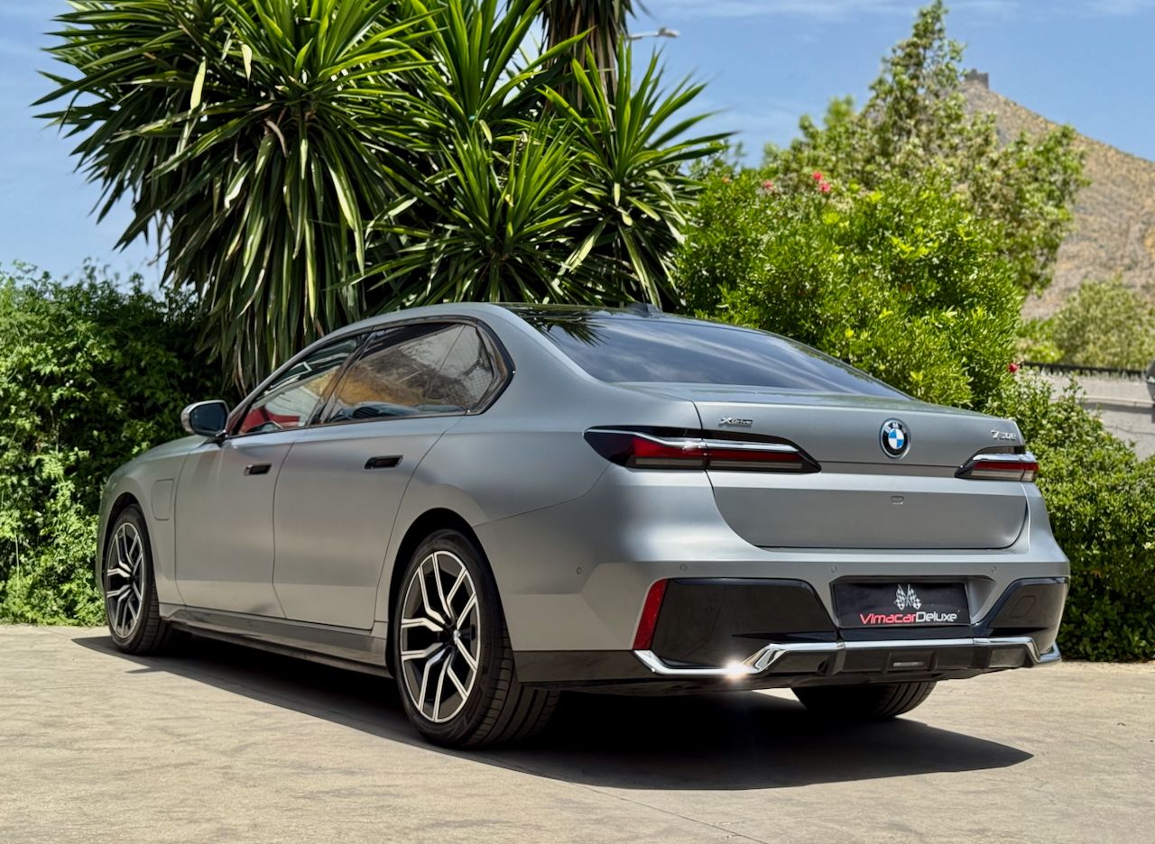 BMW Serie 7 750e xDrive THEATRE SCRREN - Foto 10