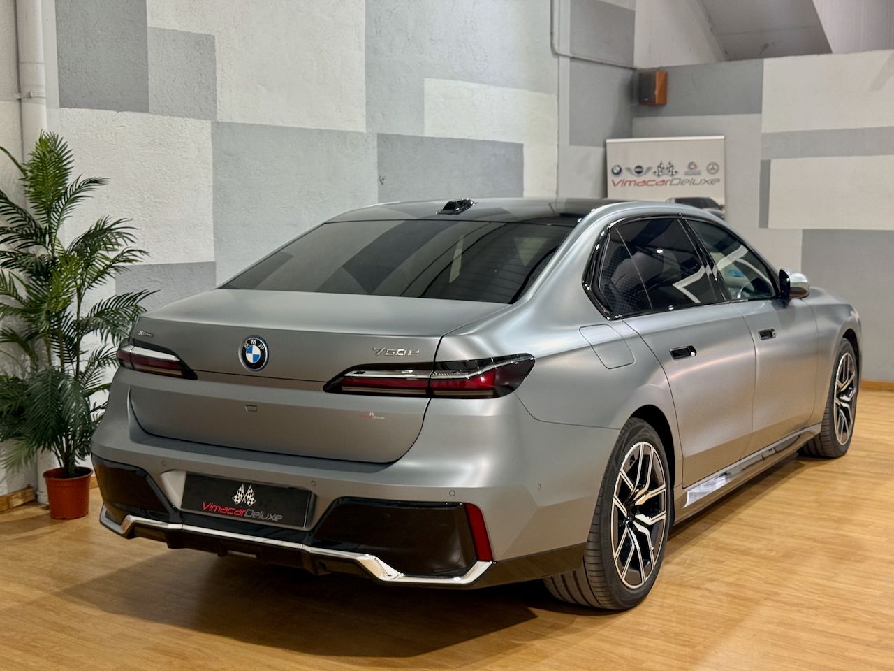 BMW Serie 7 750e xDrive THEATRE SCRREN - Foto 39