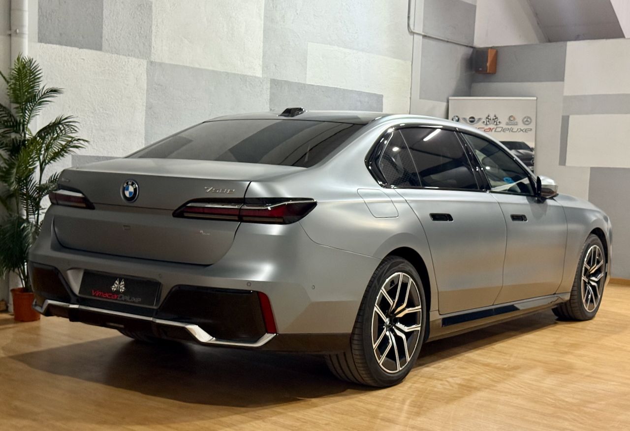 BMW Serie 7 750e xDrive THEATRE SCRREN - Foto 37
