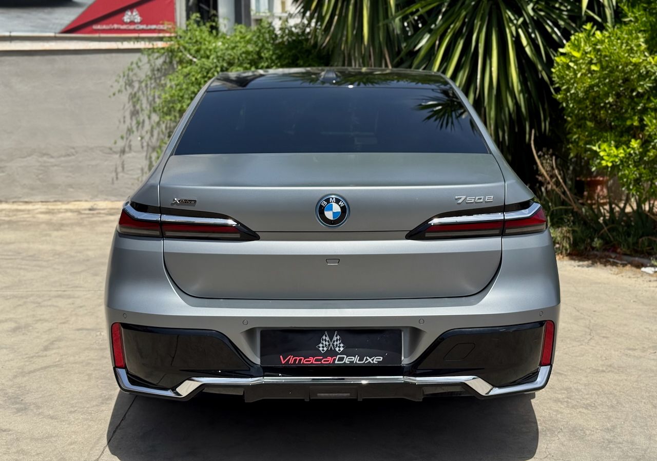 BMW Serie 7 750e xDrive THEATRE SCRREN - Foto 11