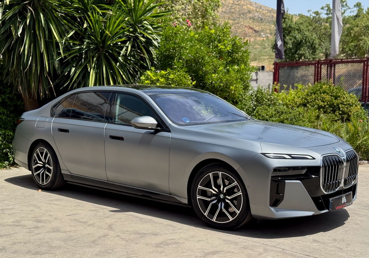 BMW Serie 7 750e xDrive THEATRE SCRREN - Foto 9