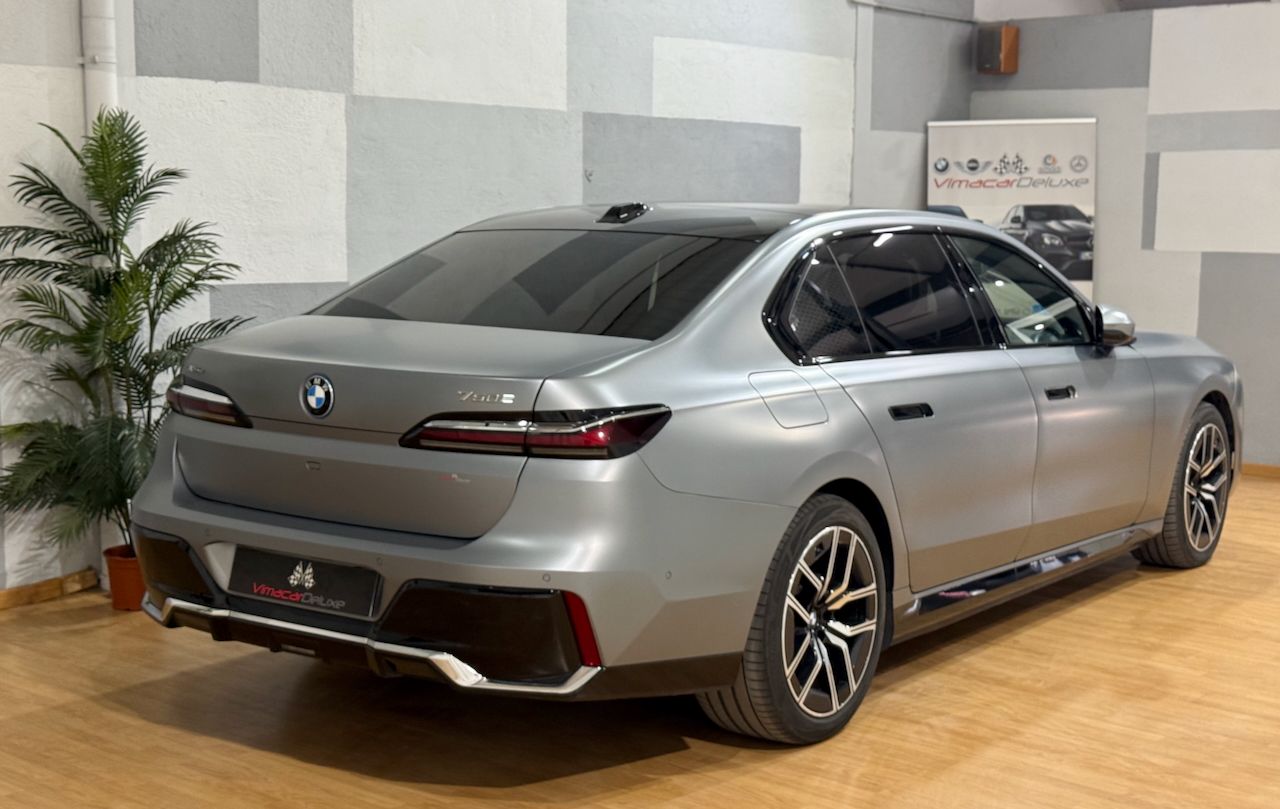 BMW Serie 7 750e xDrive THEATRE SCRREN - Foto 40