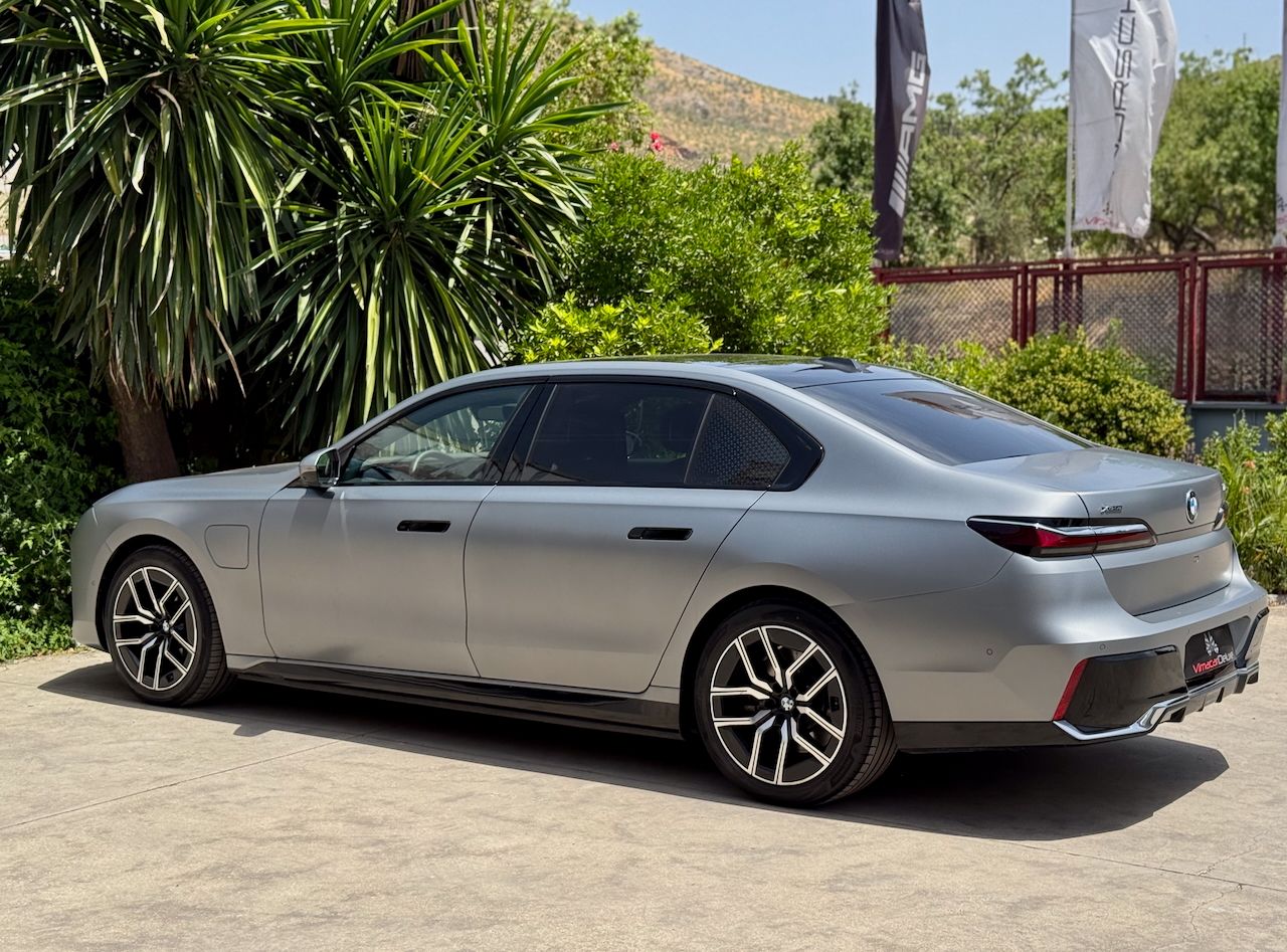 BMW Serie 7 750e xDrive THEATRE SCRREN - Foto 36