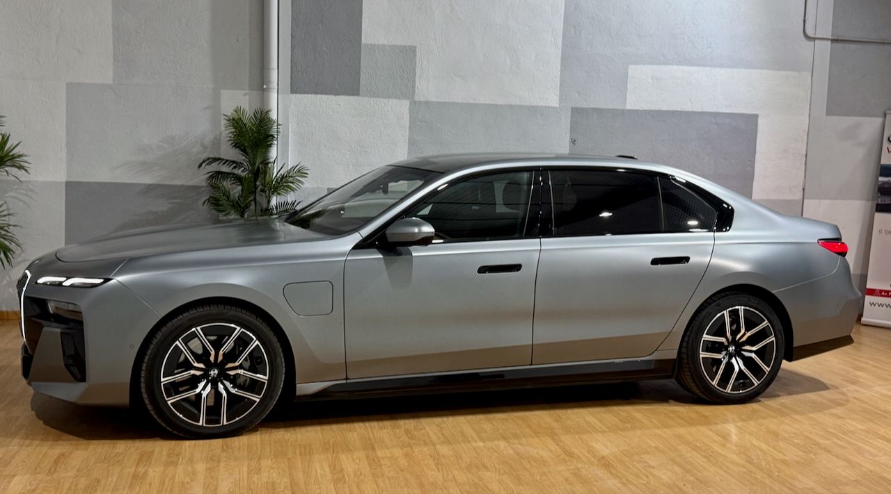 BMW Serie 7 750e xDrive THEATRE SCRREN - Foto 4