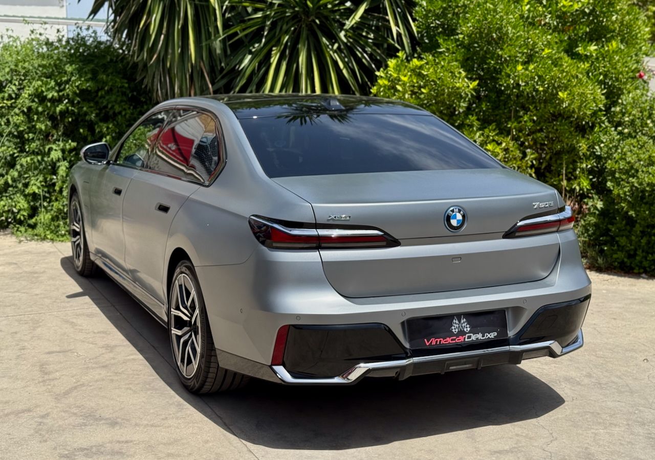 BMW Serie 7 750e xDrive THEATRE SCRREN - Foto 15