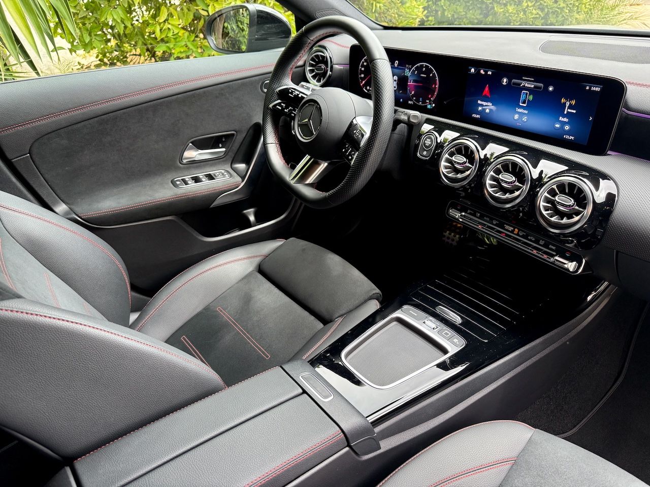 Mercedes CLA 220 d Coupé AMG LINE - Foto 17