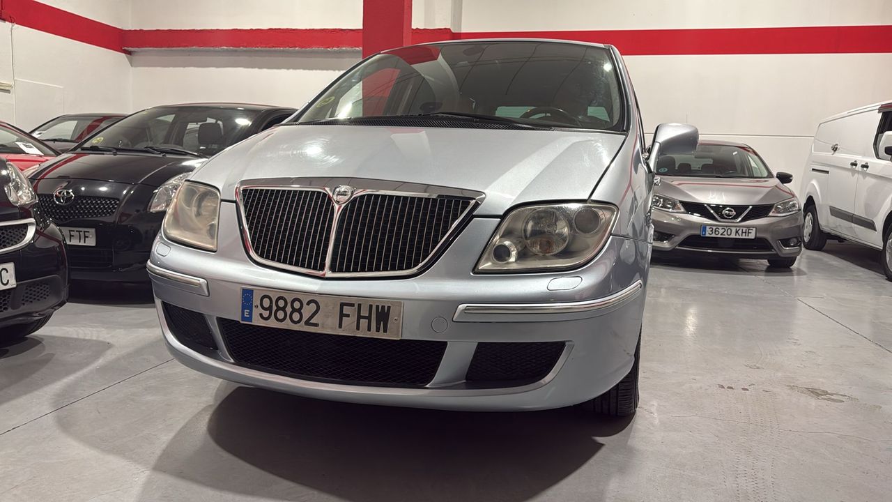 Lancia Phedra 2.0 16v JTD 120CV - Foto 3