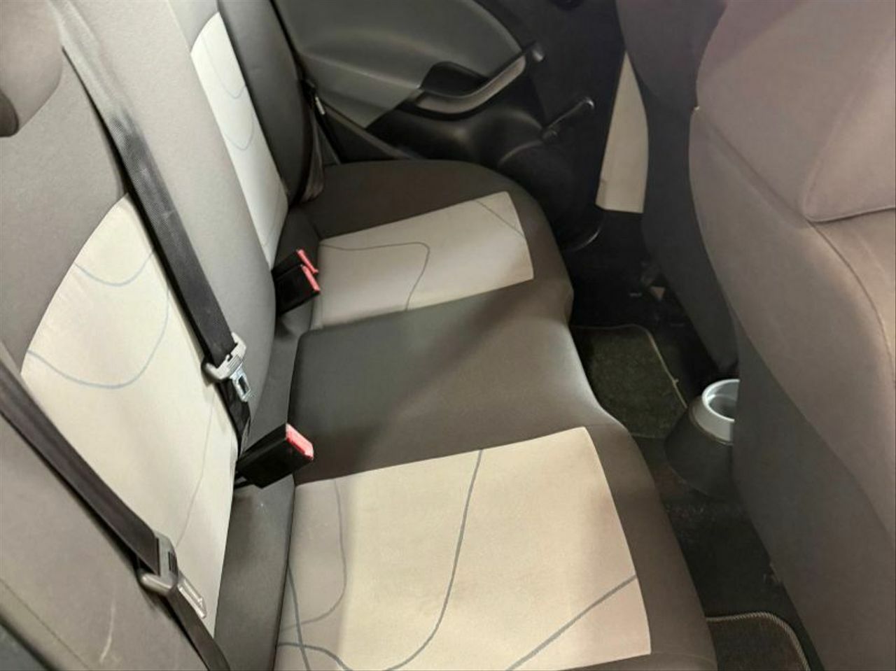 Seat Ibiza 1.6 TDI 90cv Reference ITech - Foto 16