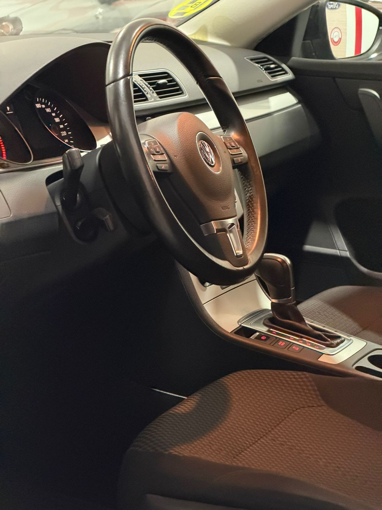 Volkswagen Passat 2.0 TDI 140 DSG Highline BlueMotion Tech - Foto 17