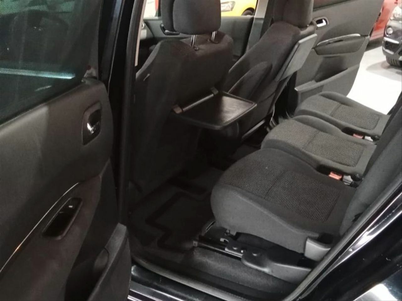 Peugeot 5008 Active 1.6 eHDI 115 FAP CMP Blue Lion - Foto 14