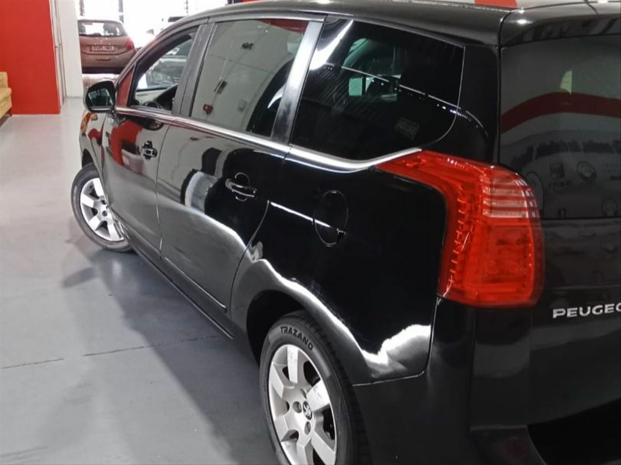 Peugeot 5008 Active 1.6 eHDI 115 FAP CMP Blue Lion - Foto 9