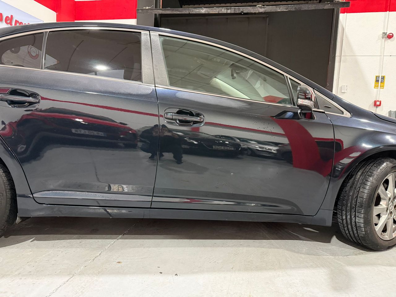 Toyota Avensis Sedán 120D Advance - Foto 5