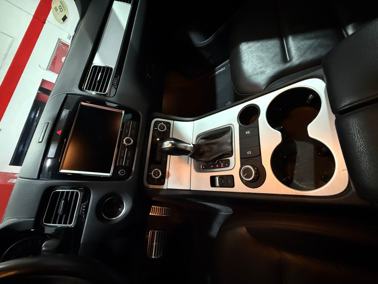 Volkswagen Touareg Premium 3.0 V6 TDI 245 CV BlueMotion Technology 4Motion Tiptronic - Foto 22