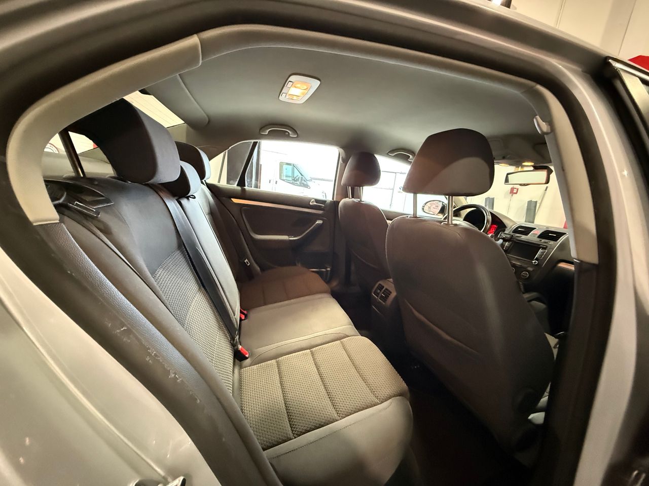 Volkswagen Jetta 2.0 TDI 140 DPF Highline - Foto 15