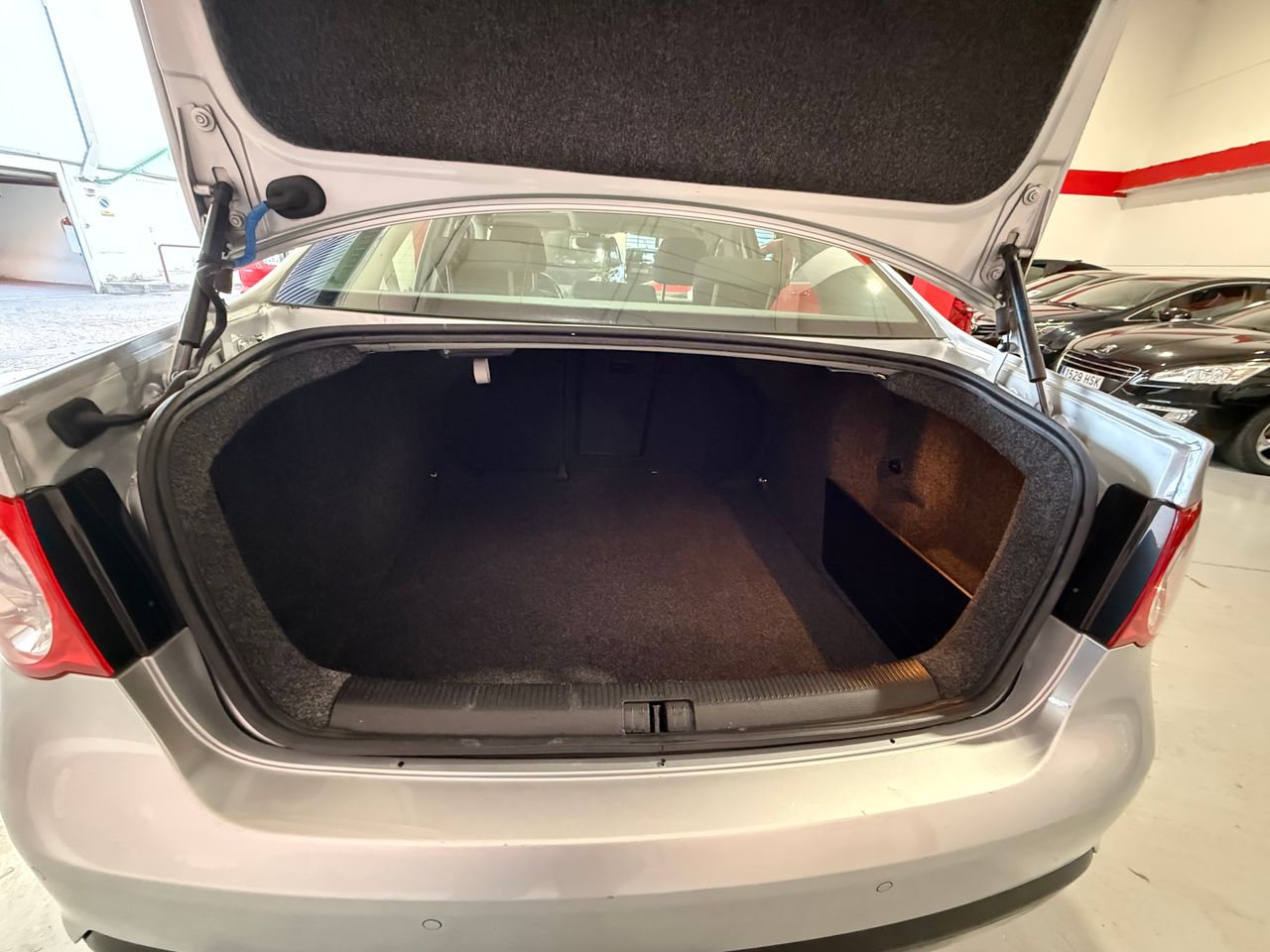 Volkswagen Jetta 2.0 TDI 140 DPF Highline - Foto 10