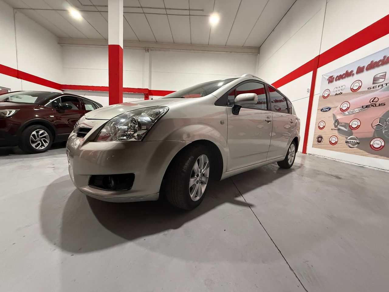 Toyota Corolla Verso Luna 2.2 D-4D 136 CV - Foto 4