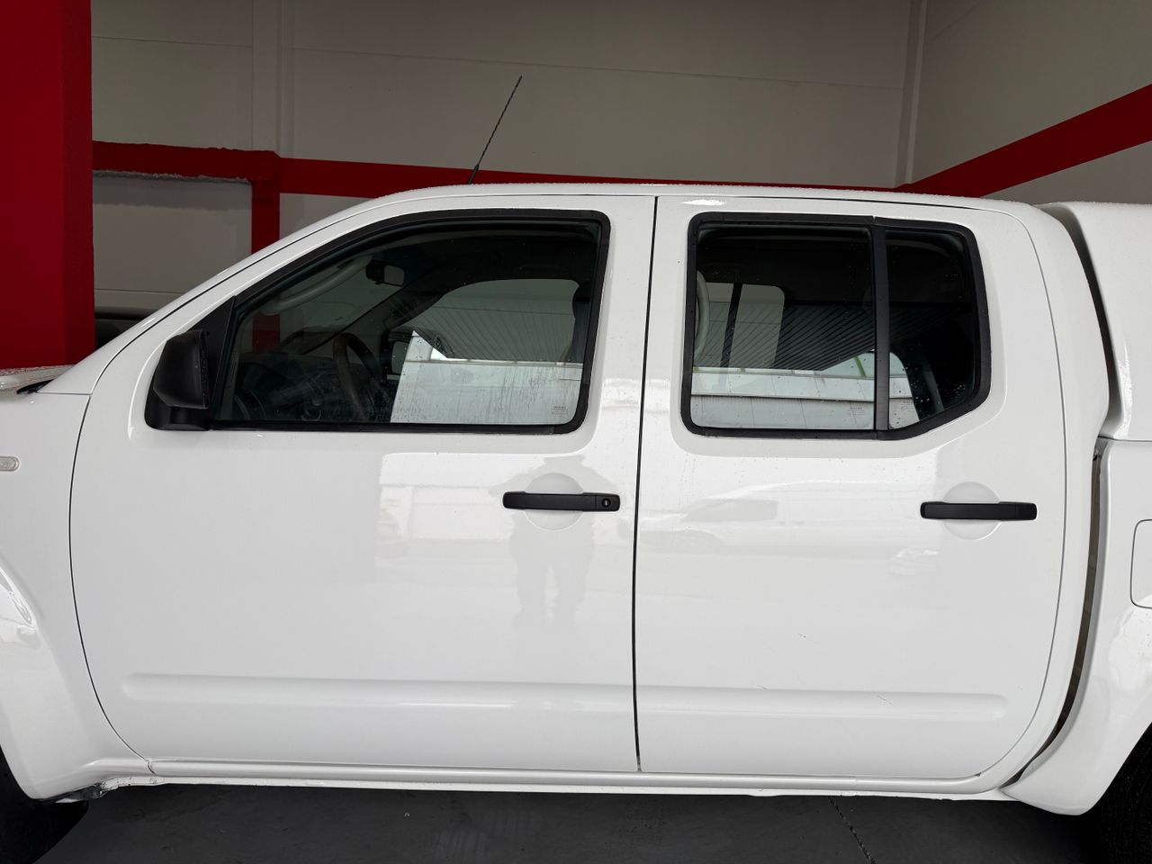 Nissan Navara 2.5dCi (171 CV) XE Doble Cabina 4x4 - Foto 3