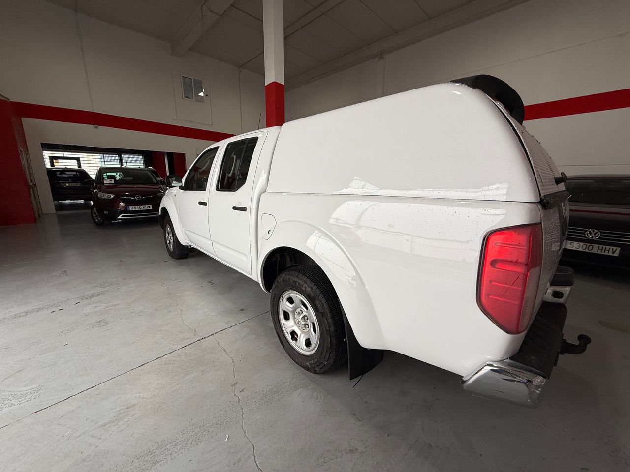 Nissan Navara 2.5dCi (171 CV) XE Doble Cabina 4x4 - Foto 9