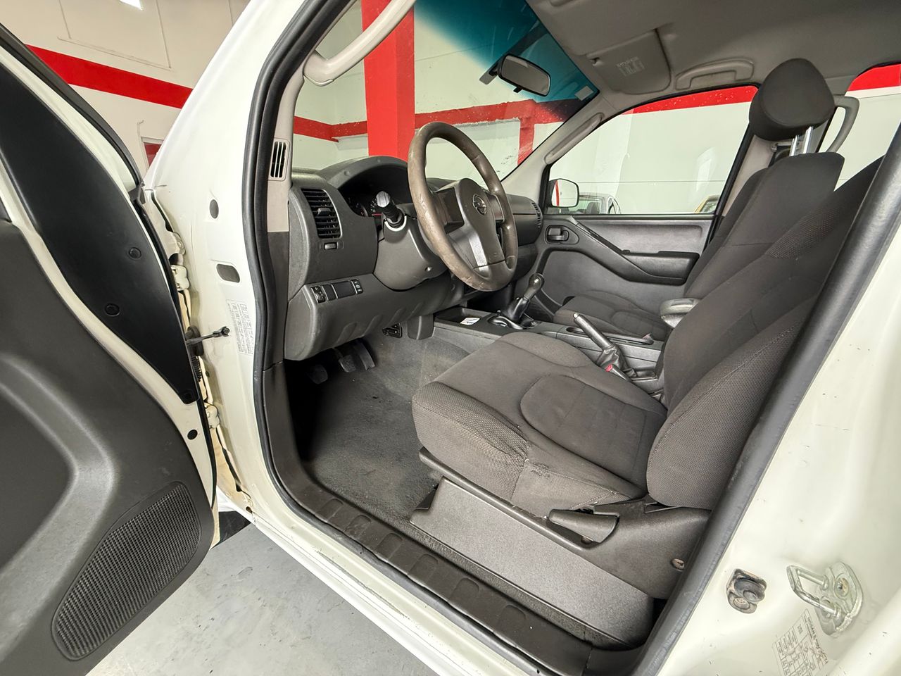 Nissan Navara 2.5dCi (171 CV) XE Doble Cabina 4x4 - Foto 12