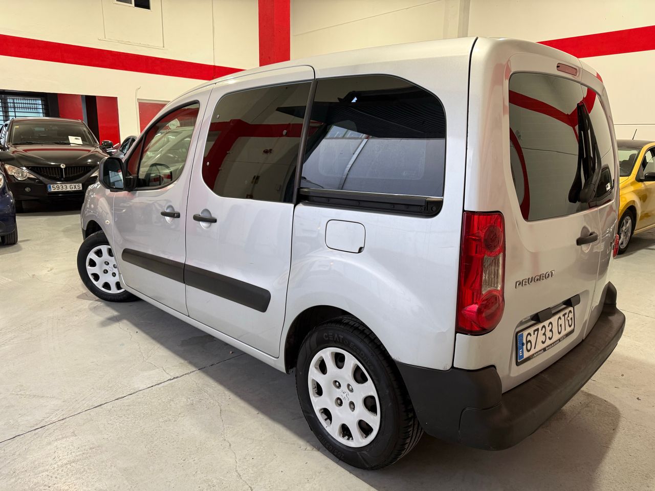 Peugeot Partner Nuevo  Tepee Confort HDi 90 - Foto 9