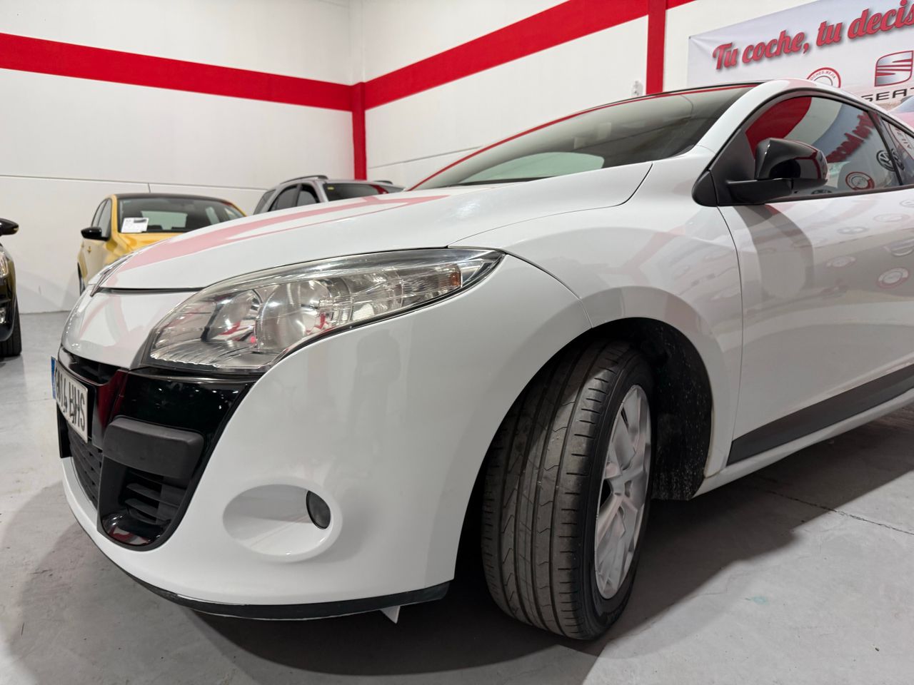 Renault Megane Mégane Coupé Dynamique dCi 110 CV eco2 - Foto 4