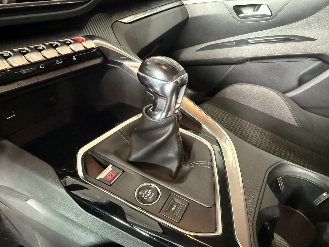 Peugeot 5008 Allure BlueHDi 130 S&S - Foto 22