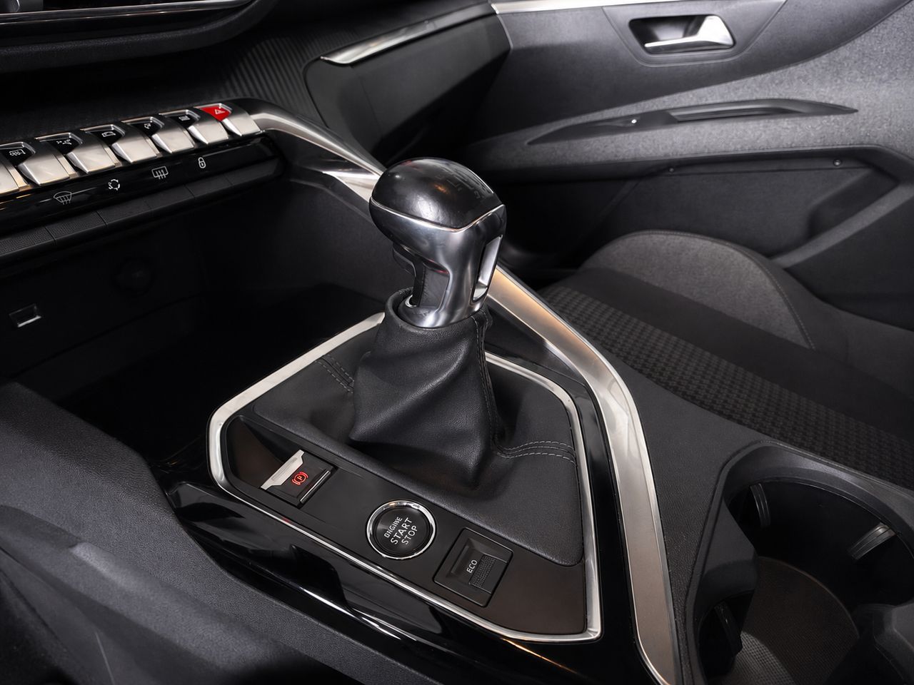 Peugeot 5008 Allure BlueHDi 130 S&S - Foto 16