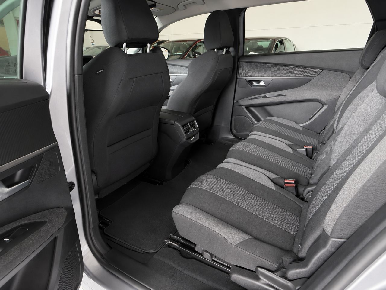 Peugeot 5008 Allure BlueHDi 130 S&S - Foto 17