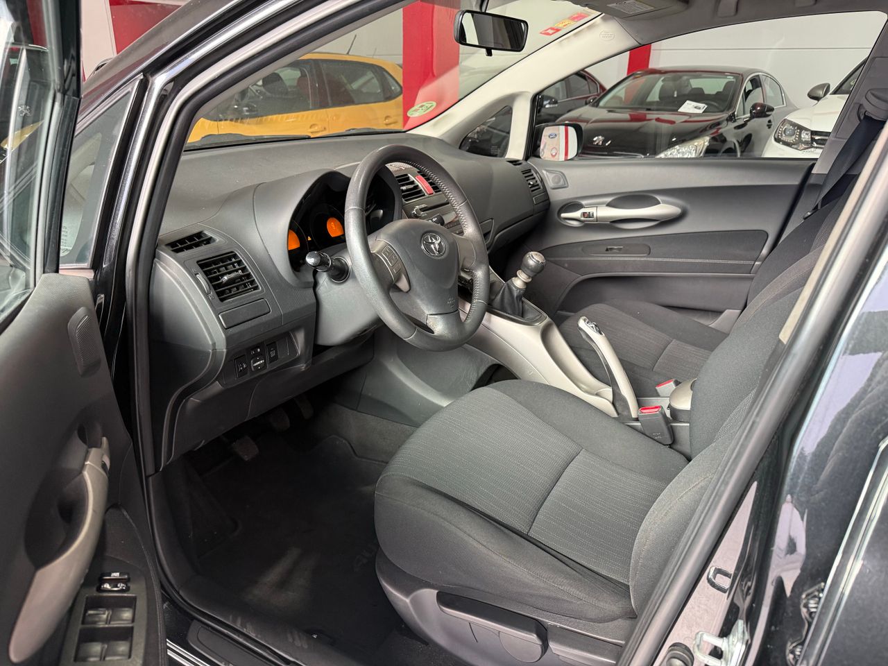 Toyota Auris 5p 1.33 VVT-i Active - Foto 11