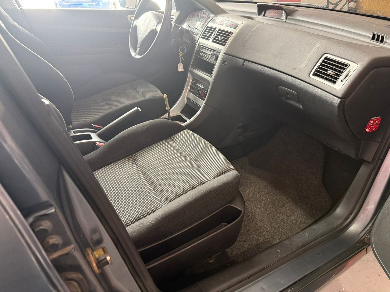 Peugeot 307 5p XS 1.6 HDI 90 - Foto 14