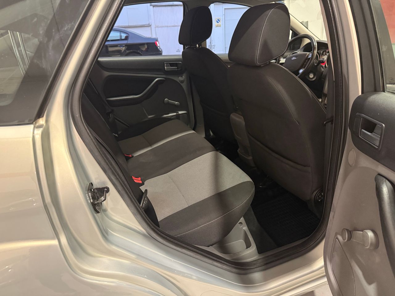 Ford Focus Berlina Trend 1.6 Ti-VCT - Foto 14