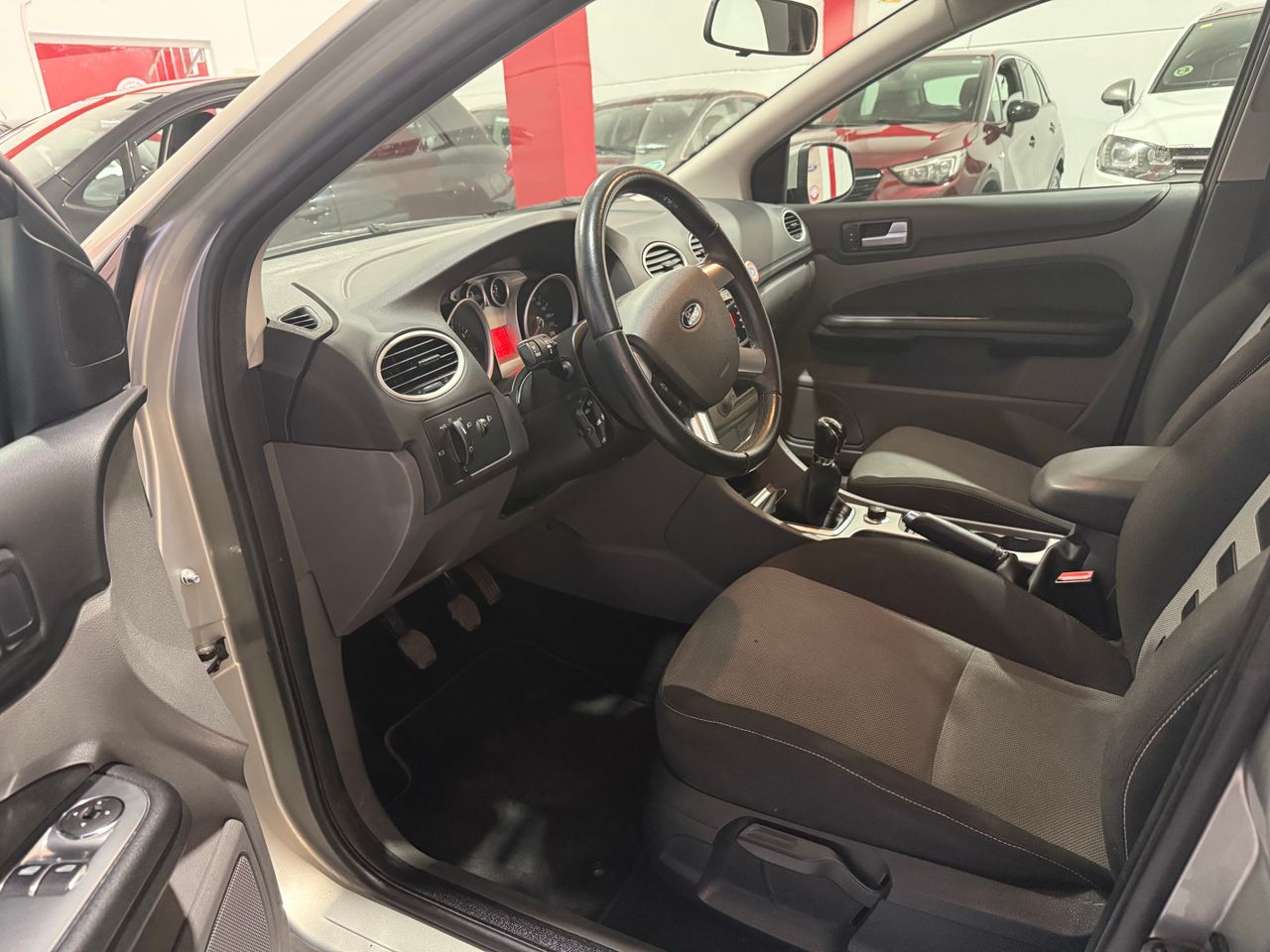 Ford Focus Berlina Trend 1.6 Ti-VCT - Foto 10