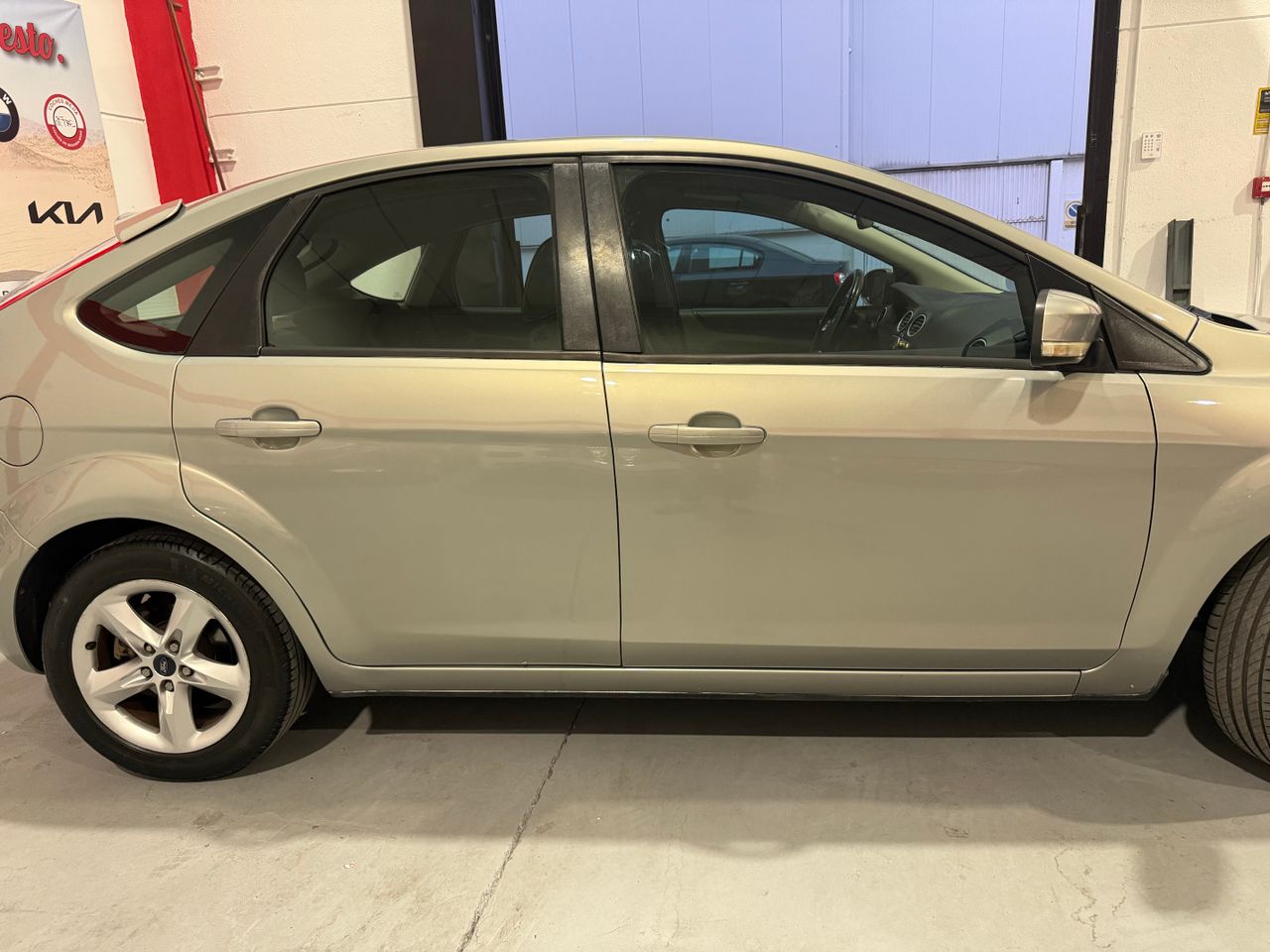 Ford Focus Berlina Trend 1.6 Ti-VCT - Foto 4