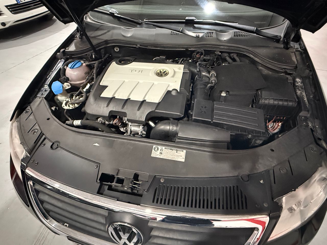 Volkswagen Passat Edition Plus 2.0 TDI CR 110 CV DPF - Foto 18