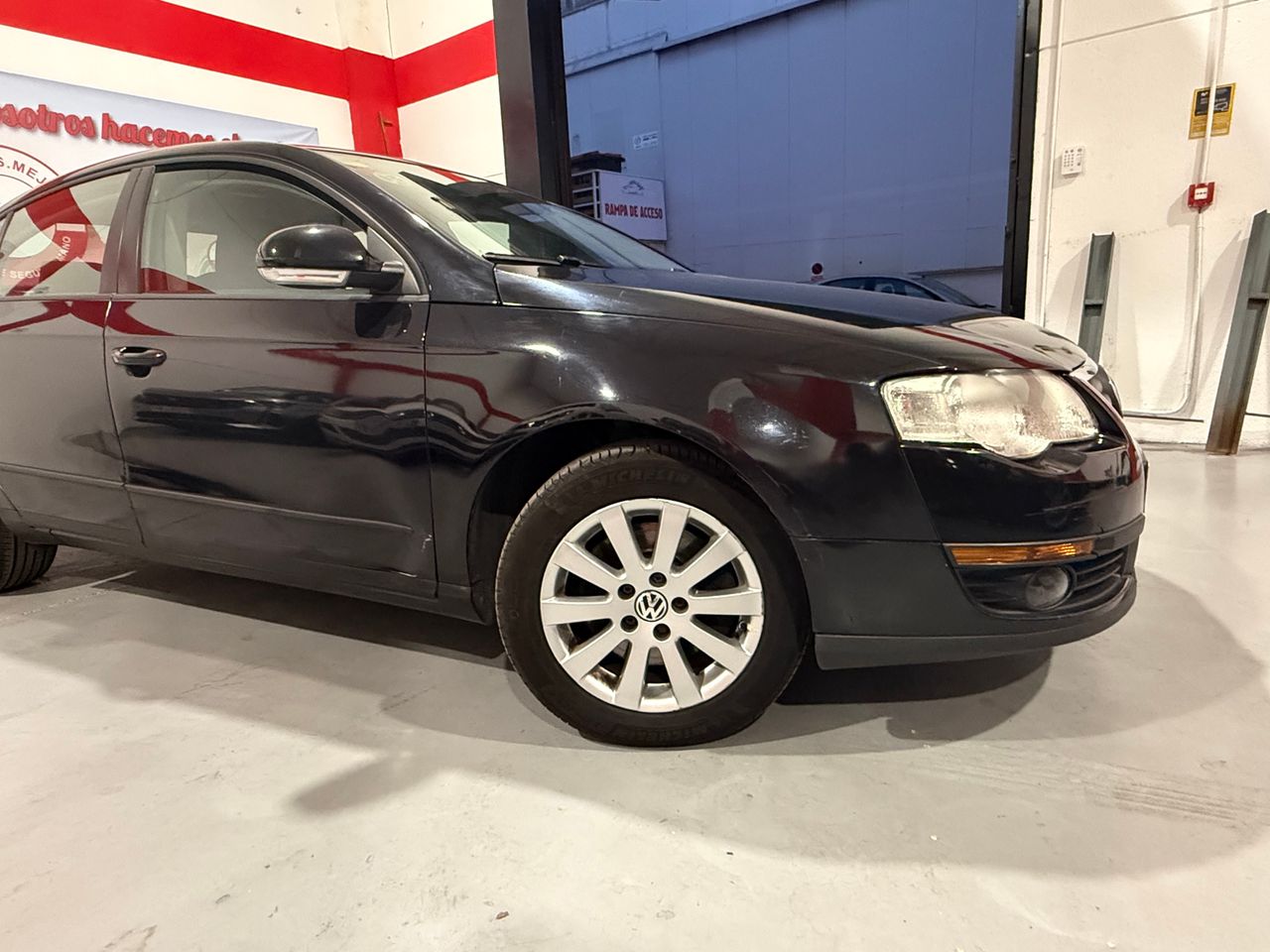 Volkswagen Passat Edition Plus 2.0 TDI CR 110 CV DPF - Foto 5