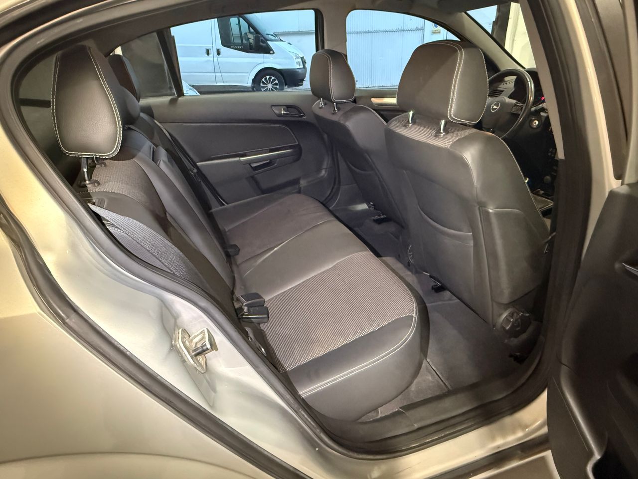 Opel Astra Sedan Edition 1.7 CDTi 110 CV - Foto 15