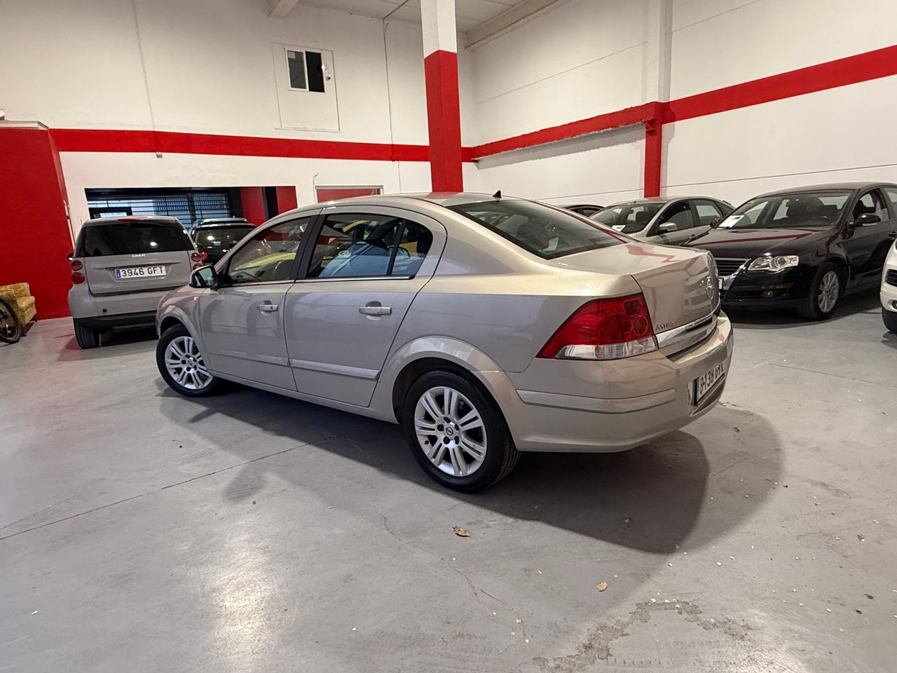 Opel Astra Sedan Edition 1.7 CDTi 110 CV - Foto 9