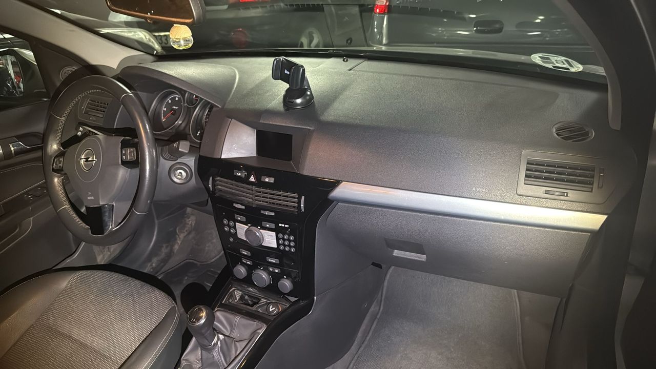 Opel Astra Sedan Edition 1.7 CDTi 110 CV - Foto 13
