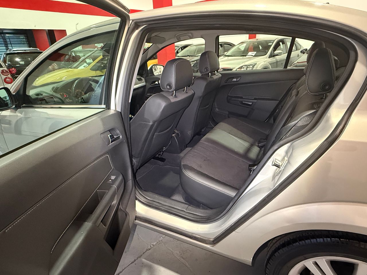 Opel Astra Sedan Edition 1.7 CDTi 110 CV - Foto 13