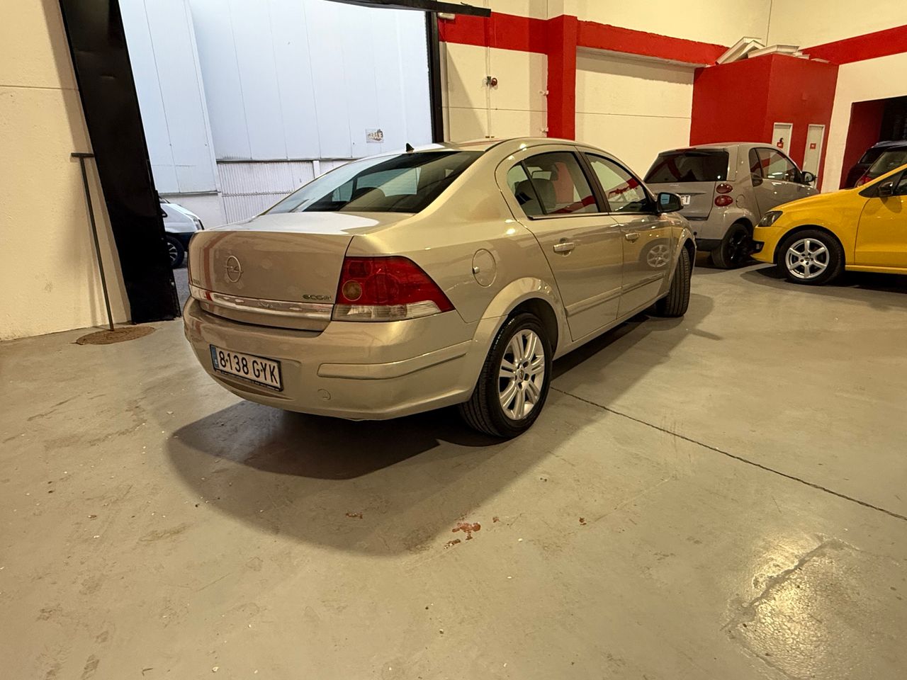 Opel Astra Sedan Edition 1.7 CDTi 110 CV - Foto 7