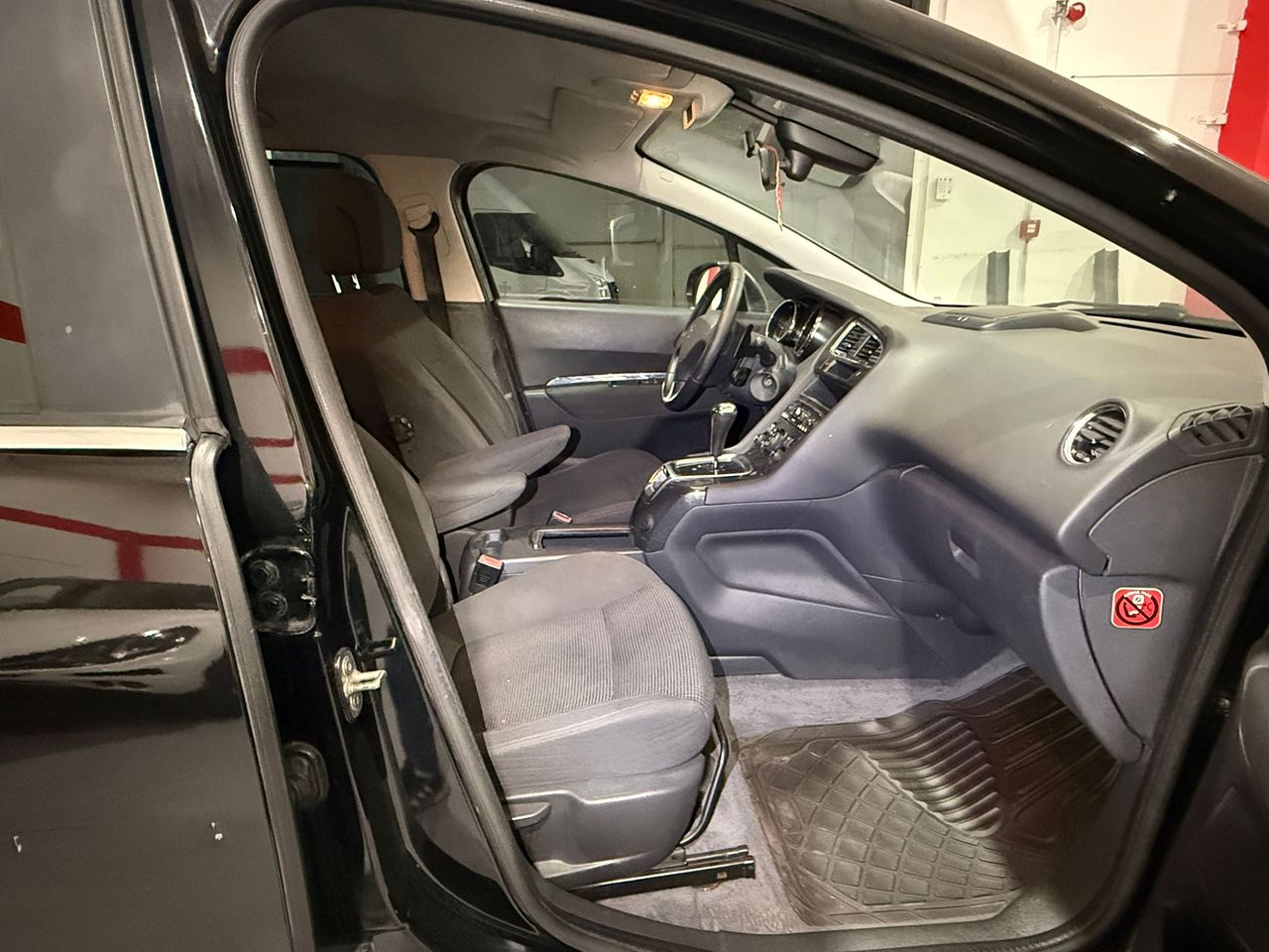 Peugeot 5008 Active 1.6 e-HDi 115 CMP Blue Lion 7 plazas - Foto 15