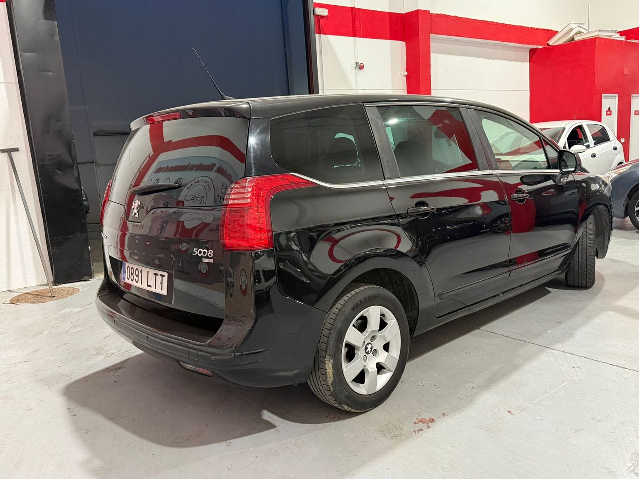 Peugeot 5008 Active 1.6 e-HDi 115 CMP Blue Lion 7 plazas - Foto 7