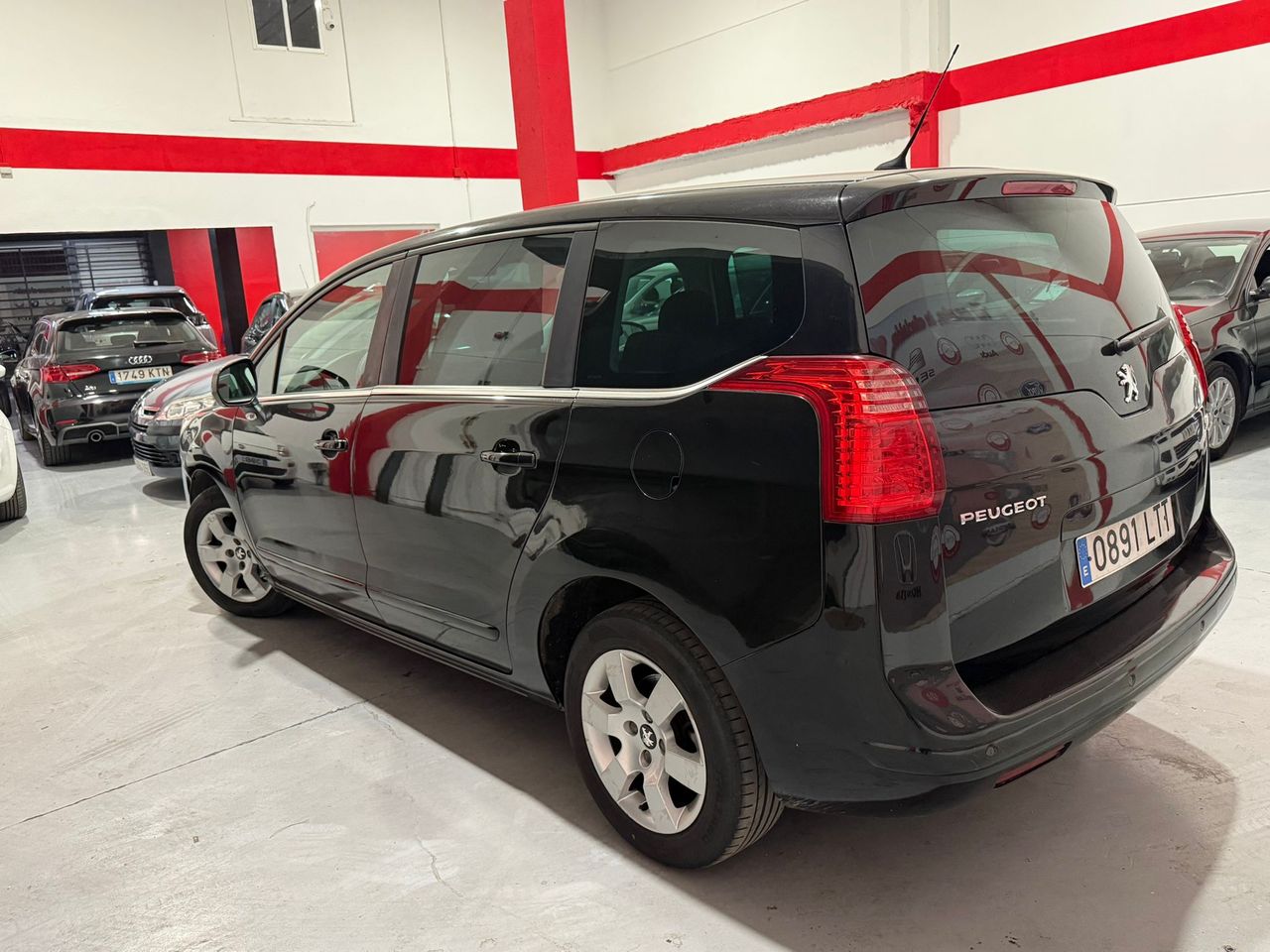 Peugeot 5008 Active 1.6 e-HDi 115 CMP Blue Lion 7 plazas - Foto 9